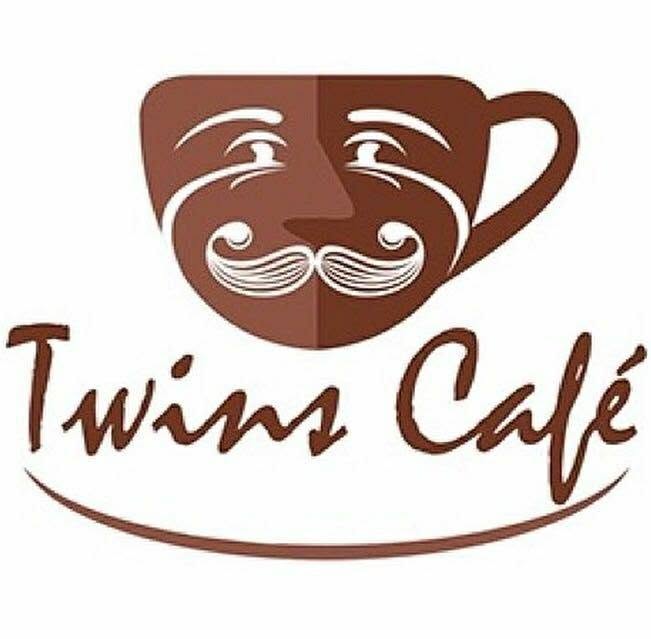 Logo originale Twins Café, tazzina con volto e baffi